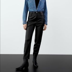 FAUX LEATHER MOM FIT PANTS